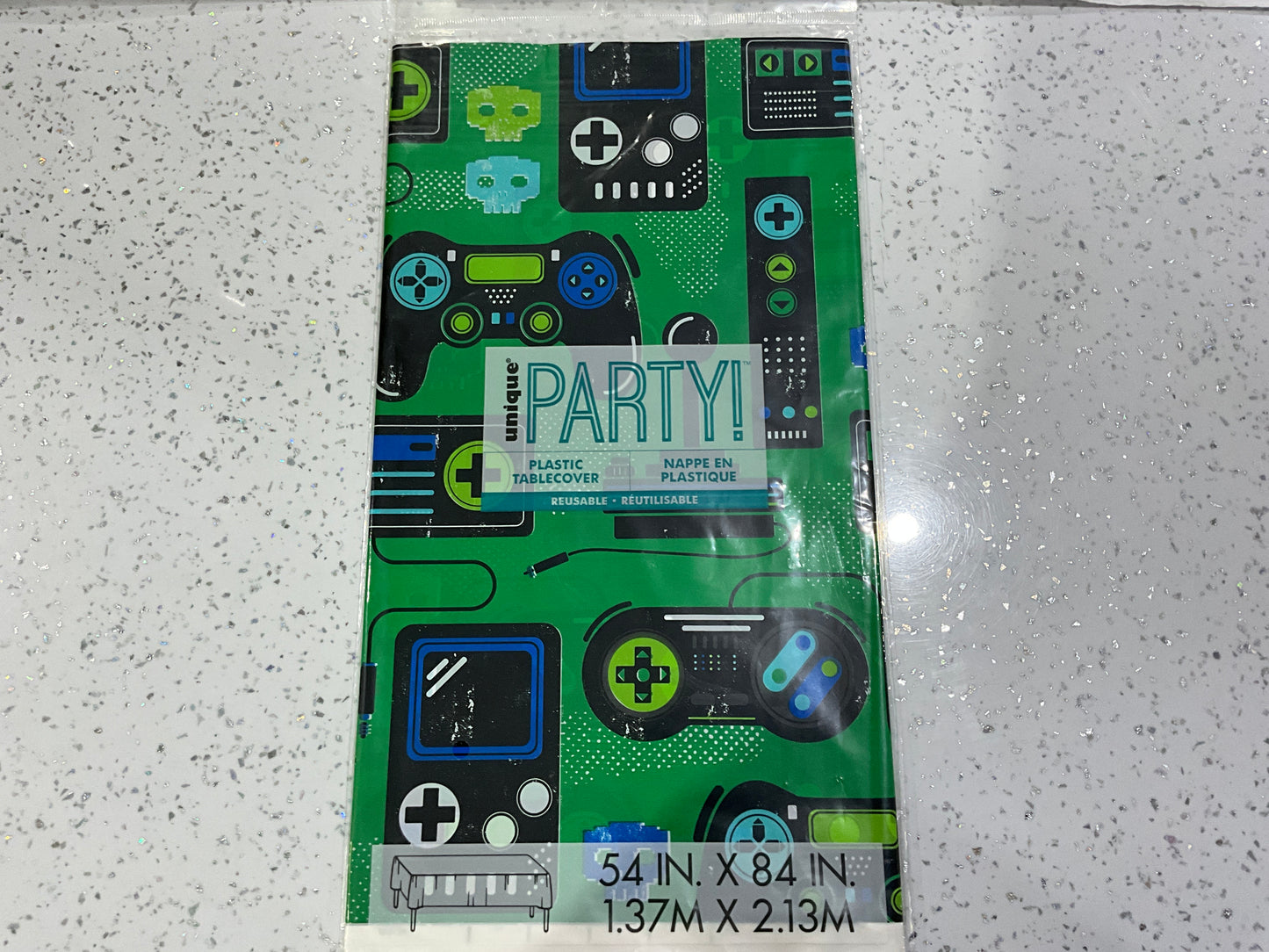 PLASTIC TABLECOVER GAME ON