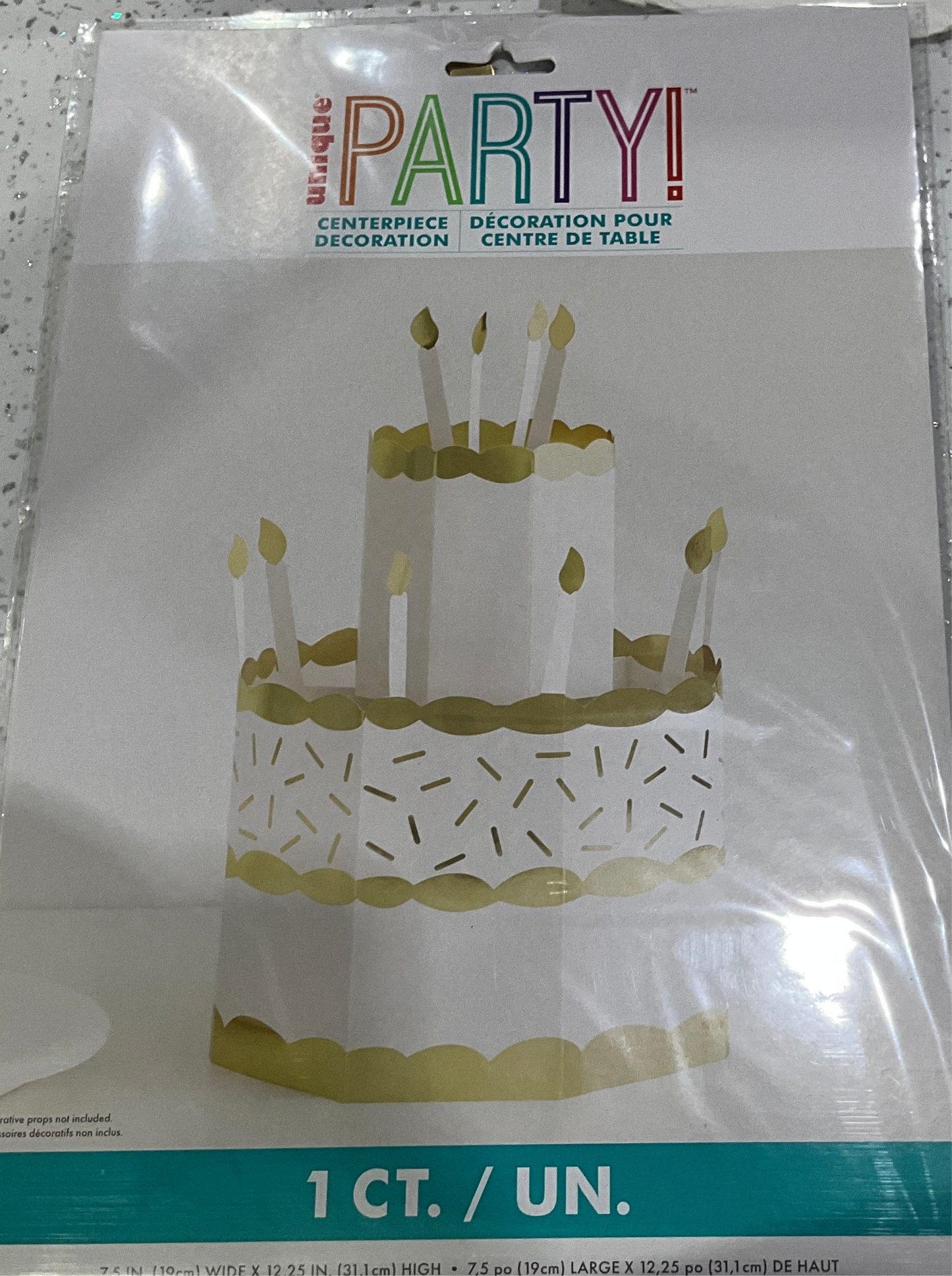Centerpiece bizcocho blanco y dorado
